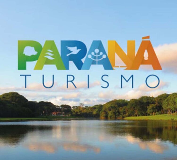 Paraná Turismo faz mais de 1.500 atendimentos em feira internacional do setor