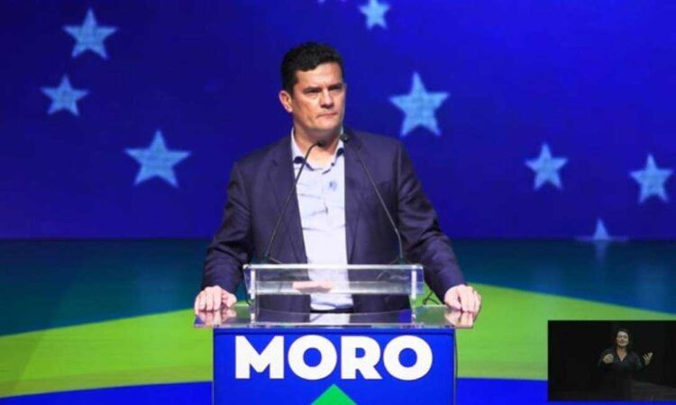 Com discurso de presidenciável, Moro se filia ao Podemos