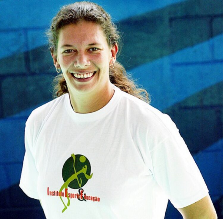 Esporte no país tem muito pouco em  termos de estrutura pública, diz Ana Moser