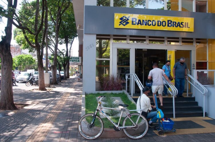 Confira o funcionamento de empresas privadas  e serviços públicos neste feriadão de Ano-Novo