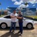 Prefeito entrega carro 0KM para Secretaria de Educação