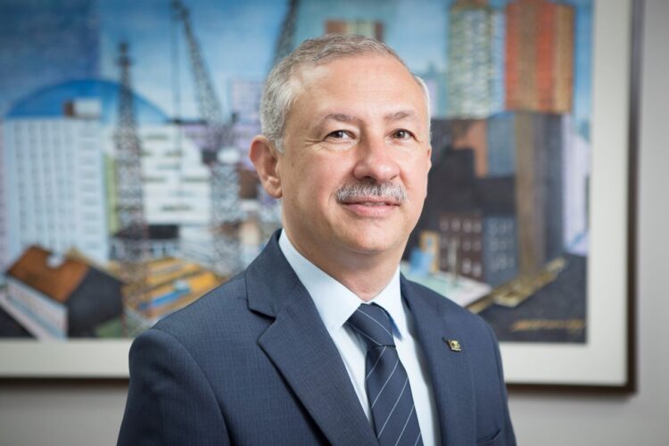 Sejamos a voz do despertar de um admirável mundo novo