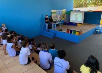 Palestra sobre meio ambiente  encanta alunos do CEMEI Cirandinha