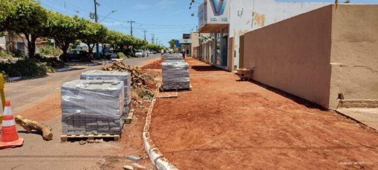 Prefeitura realiza revitalização da Avenida Paraná