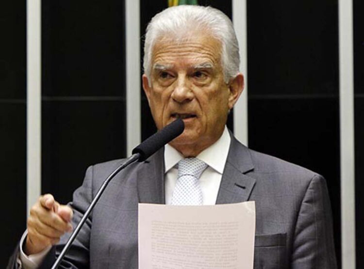 Rubens Bueno vota a favor de isenção de IPI na compra de carros por deficientes e taxistas
