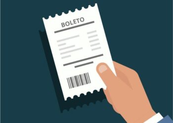 Mulher denuncia compra indevida em seu nome depois de receber boletos de pagamento