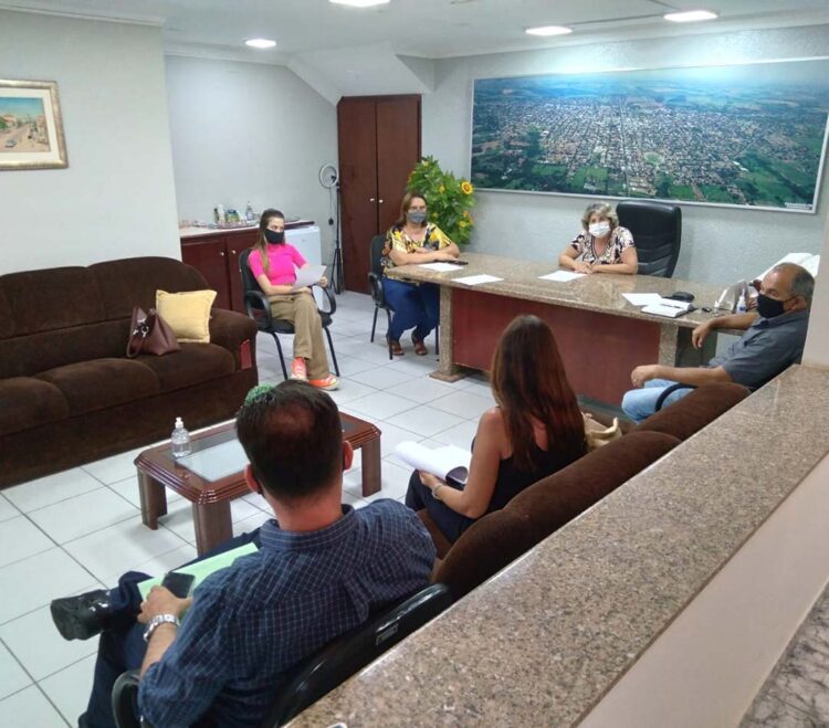 Comissão de Orçamento acata projeto que amplia vagas na Administração Municipal