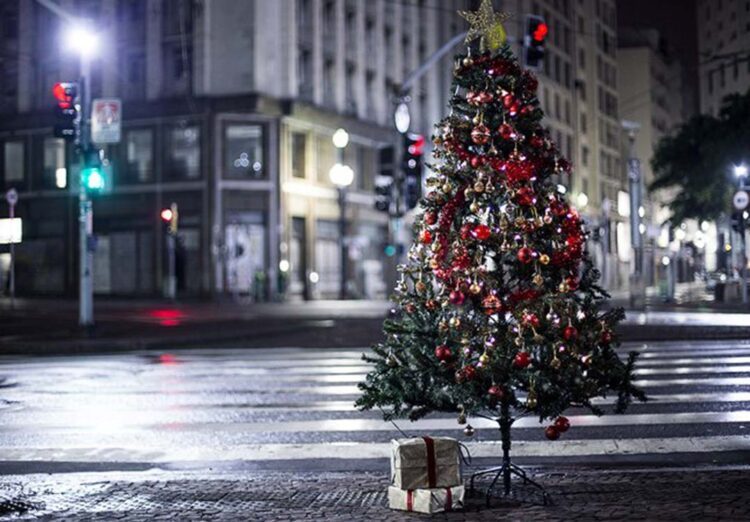 Projeto oferece ceias de Natal à população de rua de São Paulo