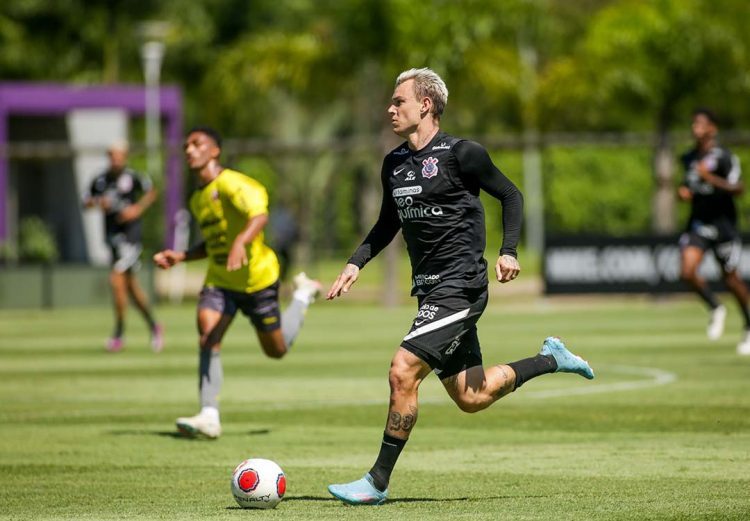 Com gols de Roger Guedes e Du, Corinthians derrota Audax