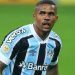 Grêmio encaminha rescisão de Douglas Costa, que deixa pré-temporada do time