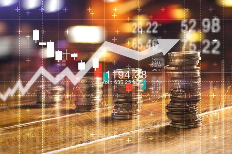 Inflação deve subir menos em 2022, mas quadro preocupa economistas