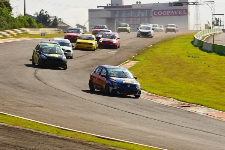 Turismo 1.4 é novidade no automobilismo do Paraná
