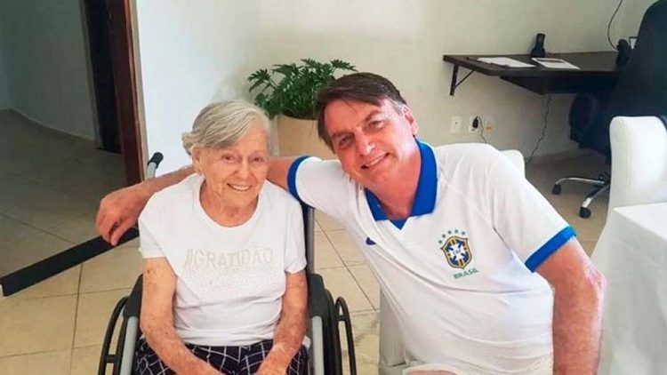 Morre a mãe de Bolsonaro, aos 94 anos, no interior de SP