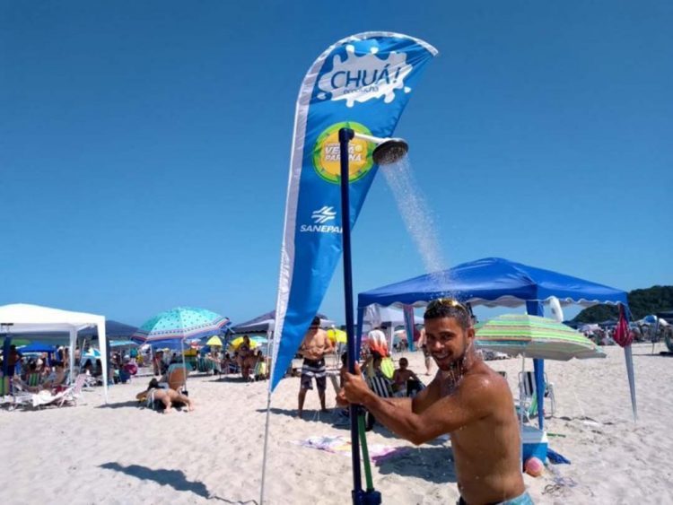 Banho de água doce depois do  mar ajuda a manter saúde da pele
