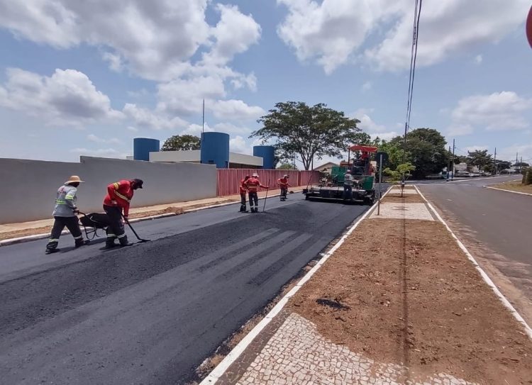 Município inicia recapeamento asfáltico em diversos bairros
