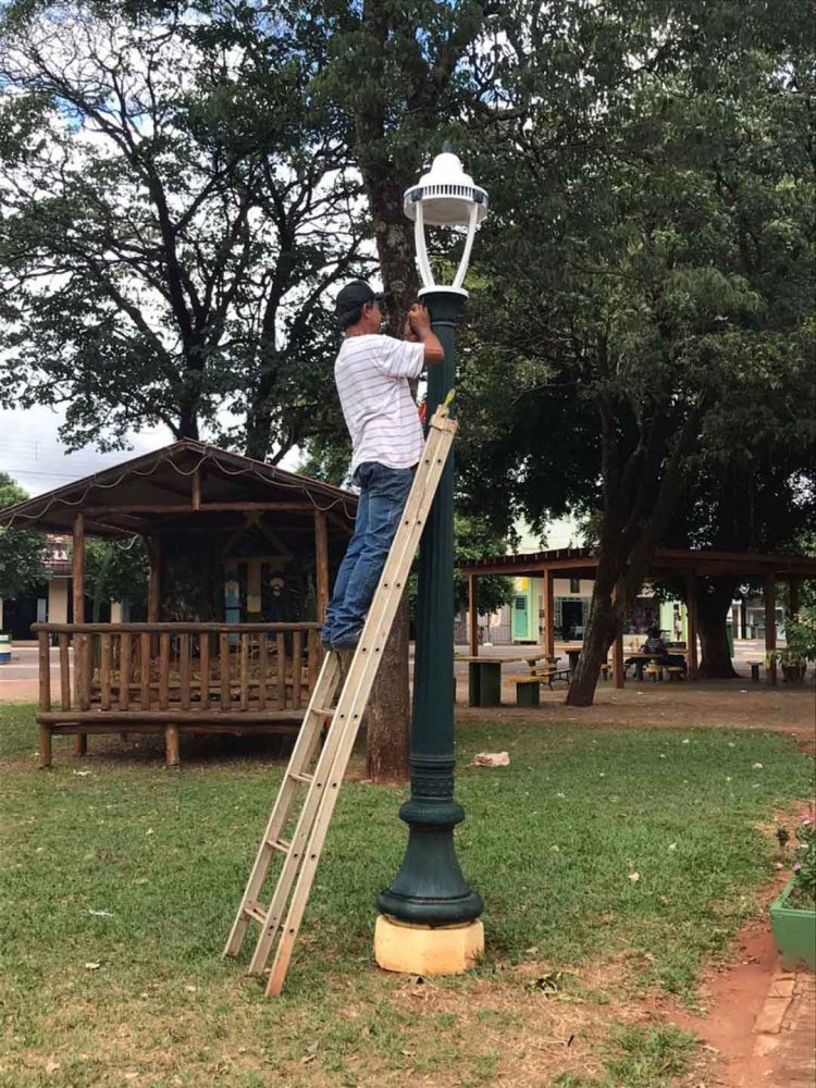 Praça “Prefeita Drª Rose” recebe iluminação de LED