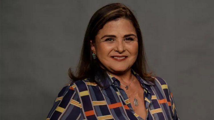 Elizangela é internada com sequelas da Covid; atriz é contra vacinação obrigatória