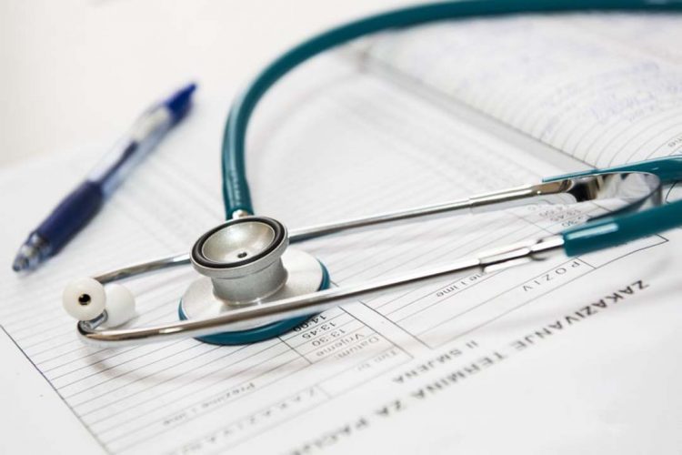 Secretaria de Saúde abre credenciamento para contratação de médicos