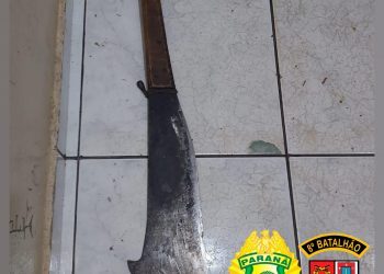 Mulher sofre golpe de facão no pescoço e precisa ser hospitalizada
