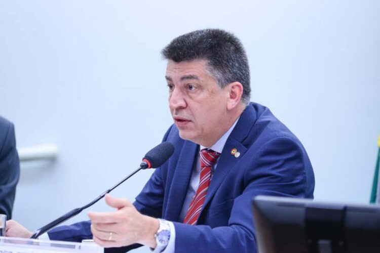 Comissão aprova carga horária a distância para alunos atletas