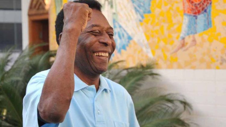 Pelé recebe alta após nova sessão de quimioterapia em São Paulo