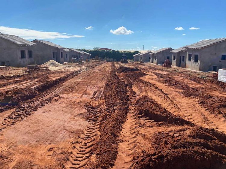 Município inicia pavimentação no novo conjunto habitacional