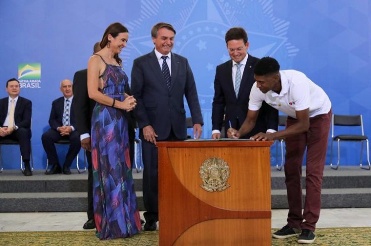 Presidente assina projeto de lei que  cria Plano Nacional do Desporto