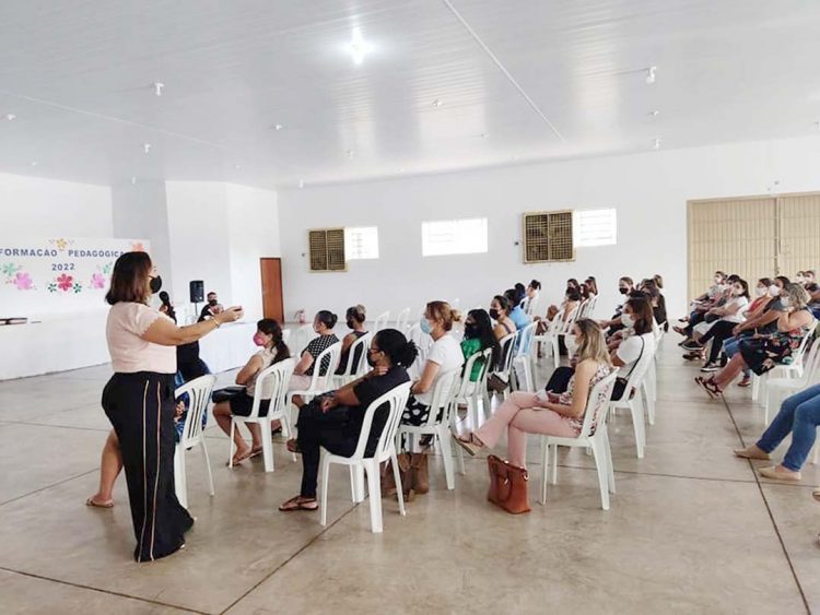 Professores da Rede Municipal de Ensino  passam por Formação Pedagógica