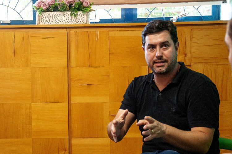 César Silvestri Filho se apresenta como  a novidade para governar o Paraná