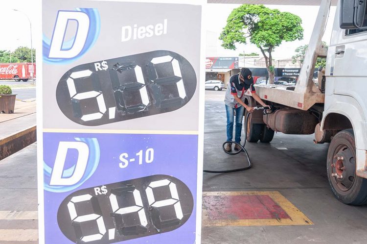 Fevereiro com preço do diesel e da gasolina mais baratos e recuo de 2,52% no valor do etanol