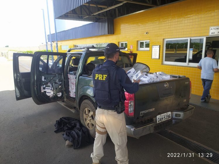Homem é preso com 15 mil maços de cigarros contrabandeados