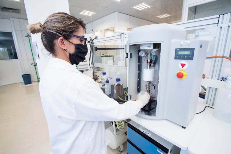 Inmetro reconhece padrões de excelência  nos laboratórios de análises da Sanepar