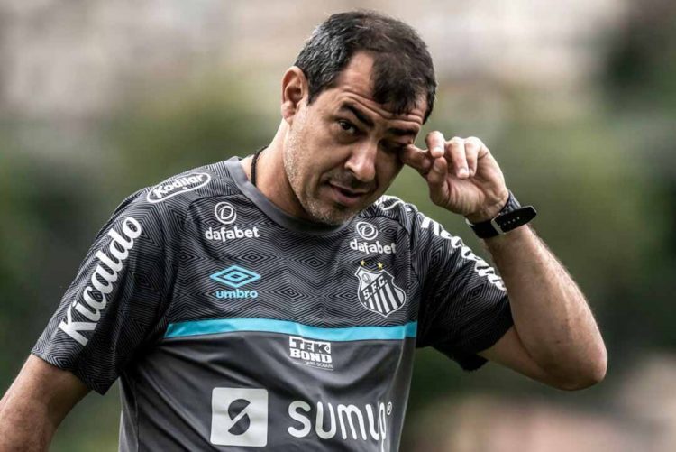 Santos demite o técnico Fabio Carille  antes do clássico com o São Paulo
