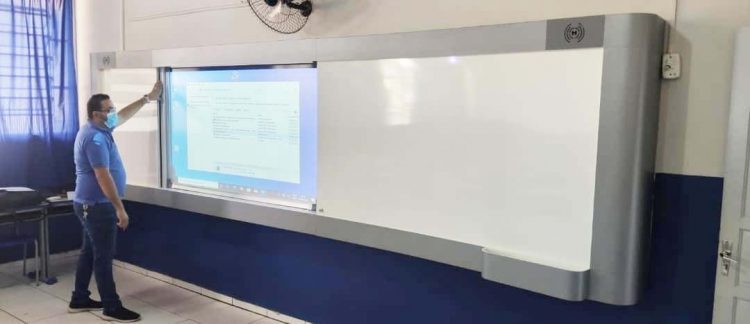 Prefeitura adquire lousas interativas  digitais para a rede de ensino municipal