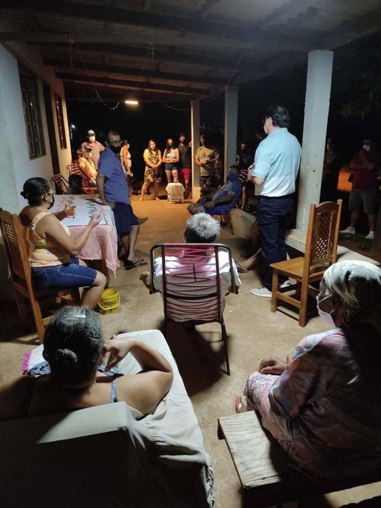 Moradores da Vila Rural tiram dúvidas sobre a pavimentação da estrada de acesso