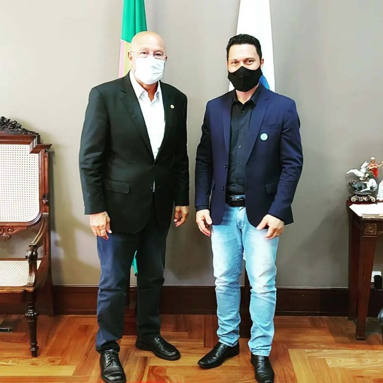 Prefeito de Santo Antônio do Caiuá cumpre agenda em Curitiba