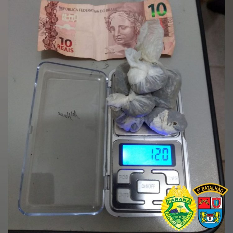 Polícia apreende sete porções de maconha com adolescente de 16 e jovem de 18 anos