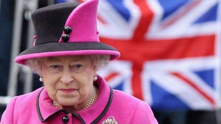 Rainha Elizabeth, 95, está com Covid-19