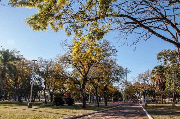 Simepar prevê céu claro e temperaturas acima de 30 graus em Paranavaí no fim de semana