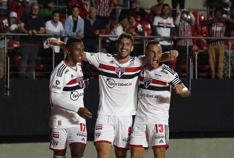 São Paulo busca virada contra o São Bernardo e avança à semifinal do Paulista