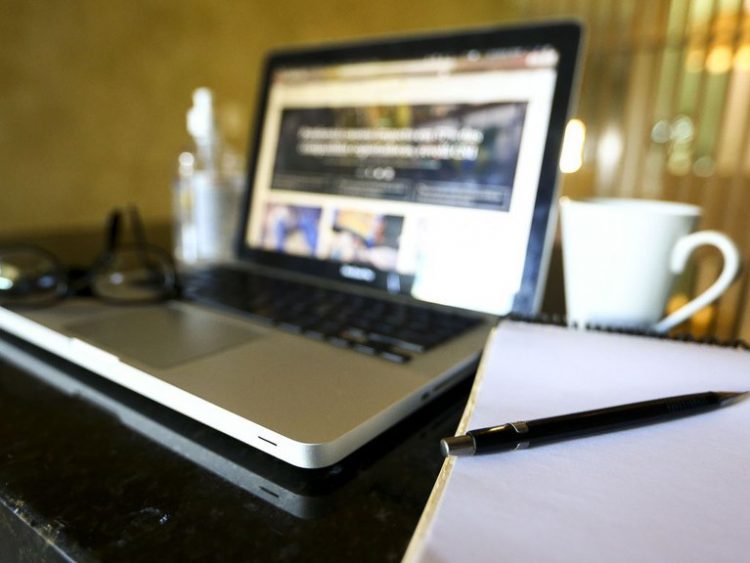 Governo publica medida que permite  trabalho híbrido e contrato por produção