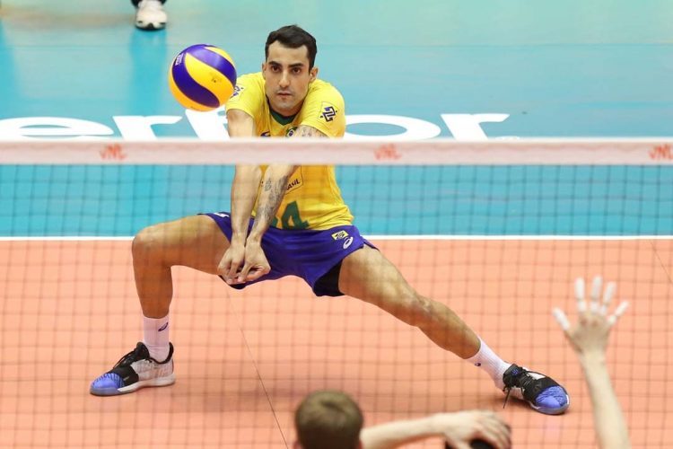 Douglas Souza se aposenta da seleção de vôlei “pela saúde mental”