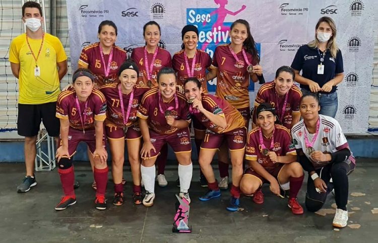 Equipe Clandestinas /2 Ramos é campeã do Festival Esportivo Feminino do Sesc