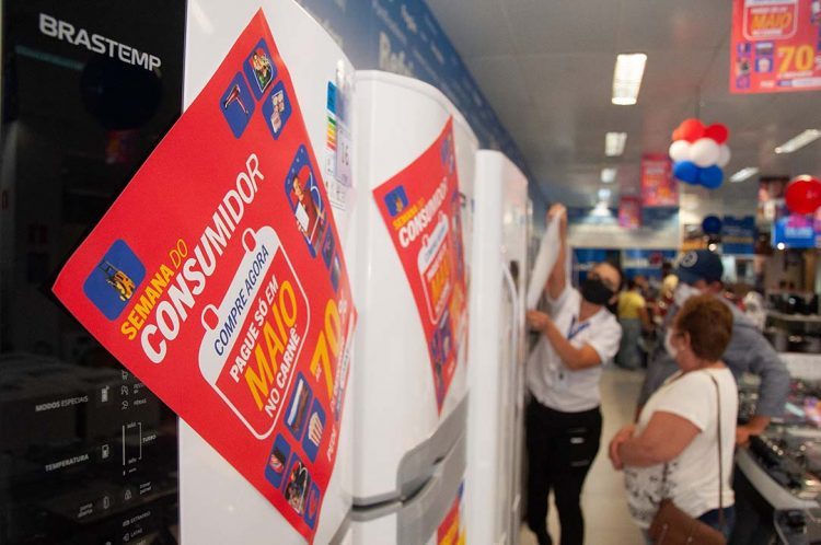 Dia do Consumidor movimenta comércio digital  e lojas físicas; descontos podem chegar a 70%