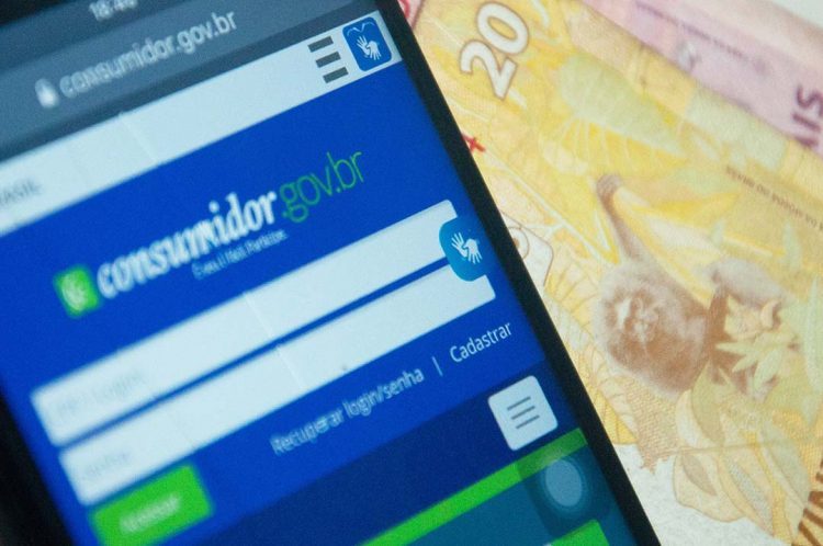 Órgãos de defesa do consumidor orientam sobre renegociação de dívidas com bancos e financeiras