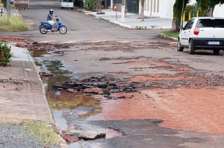 Paranavaí registra maior volume diário de  chuva e Prefeitura calcula estragos pela cidade