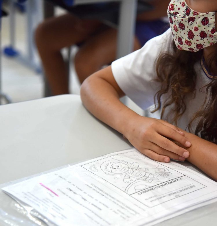 Paranavaí mantém obrigatoriedade de máscaras para crianças menores de 12 anos em sala de aula