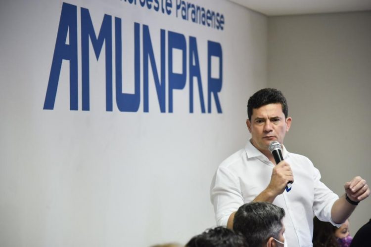 Em Paranavaí, Sergio Moro defende a pré-candidatura a presidente e conversa com apoiadores