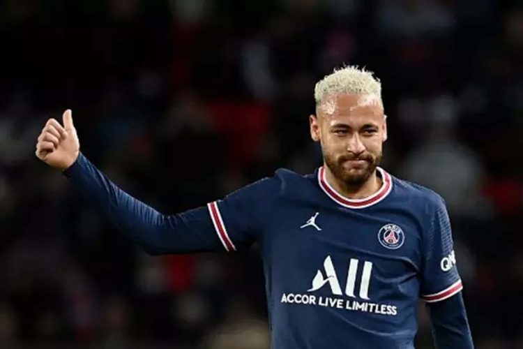 Neymar e Donnarumma brigam e precisam ser separados no PSG, diz jornal