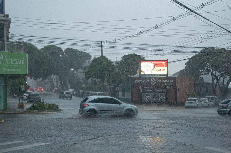 Simepar indica possibilidade de  chuva hoje e amanhã em Paranavaí